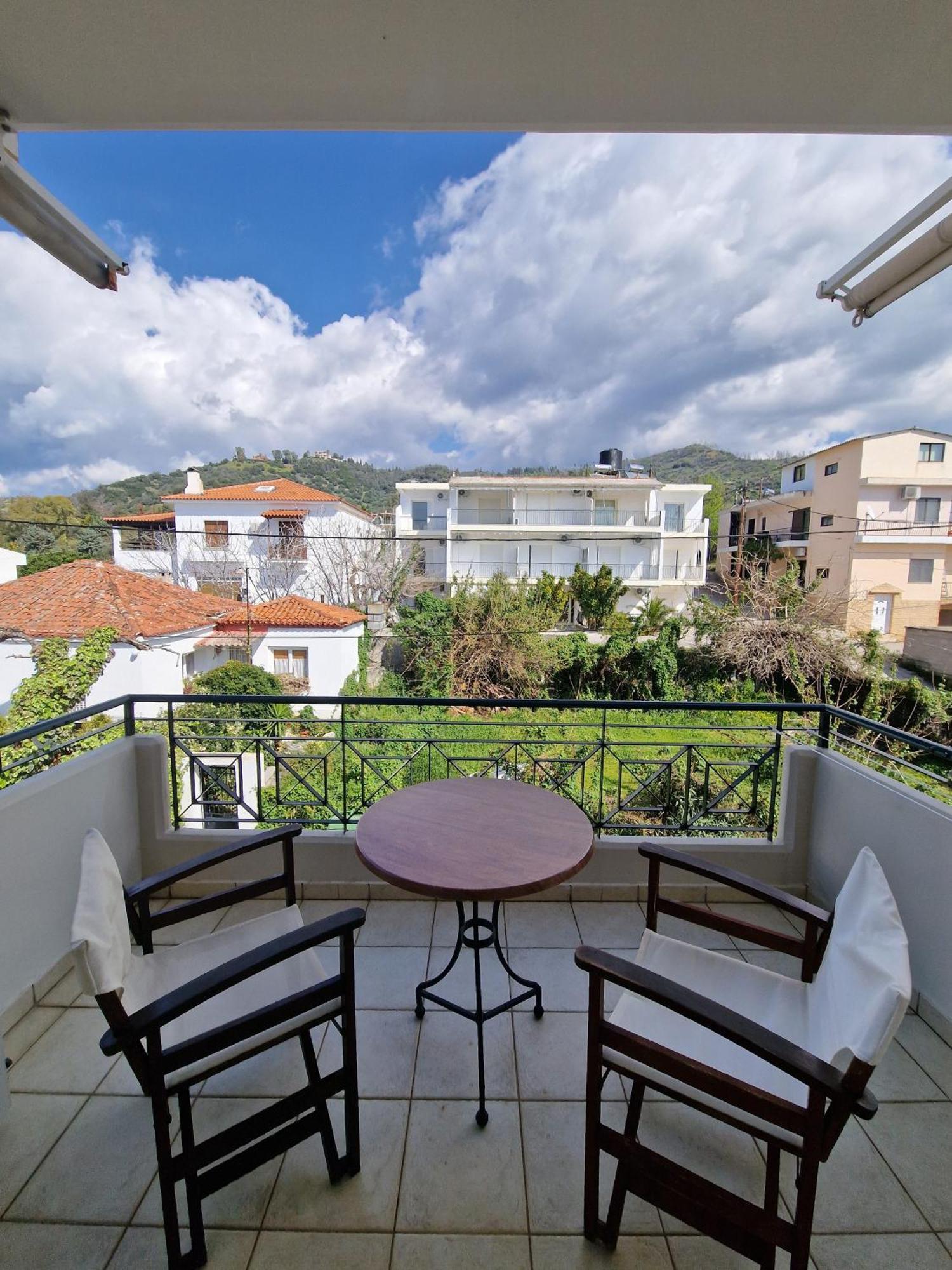 Aparthotel Porto Xronia à Khrónia Extérieur photo