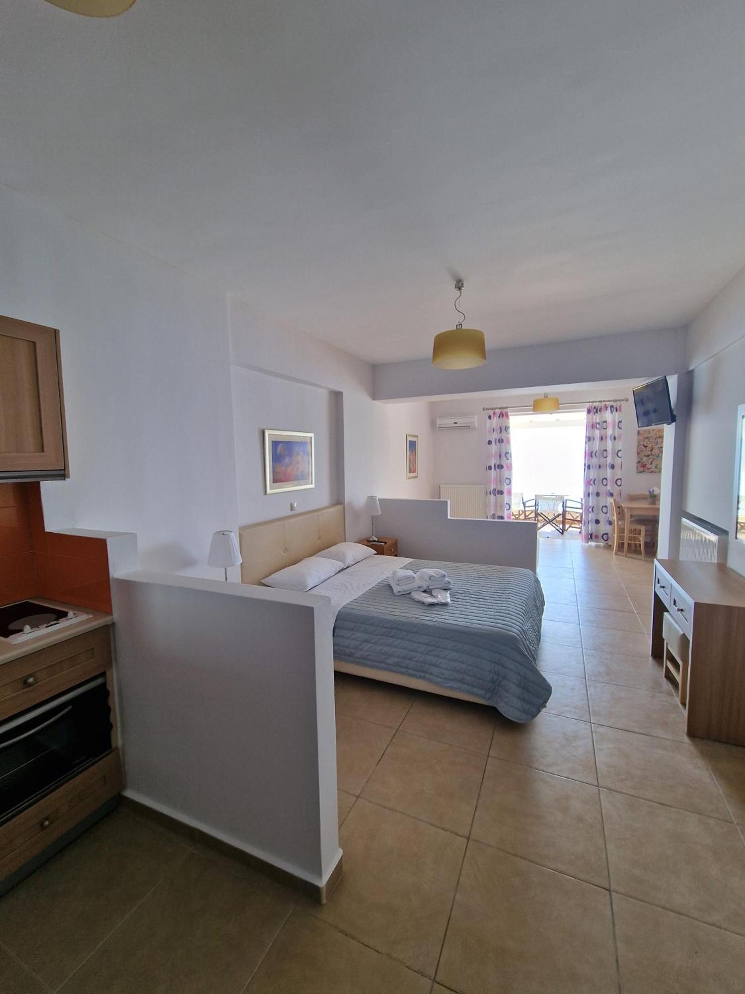 Aparthotel Porto Xronia à Khrónia Extérieur photo