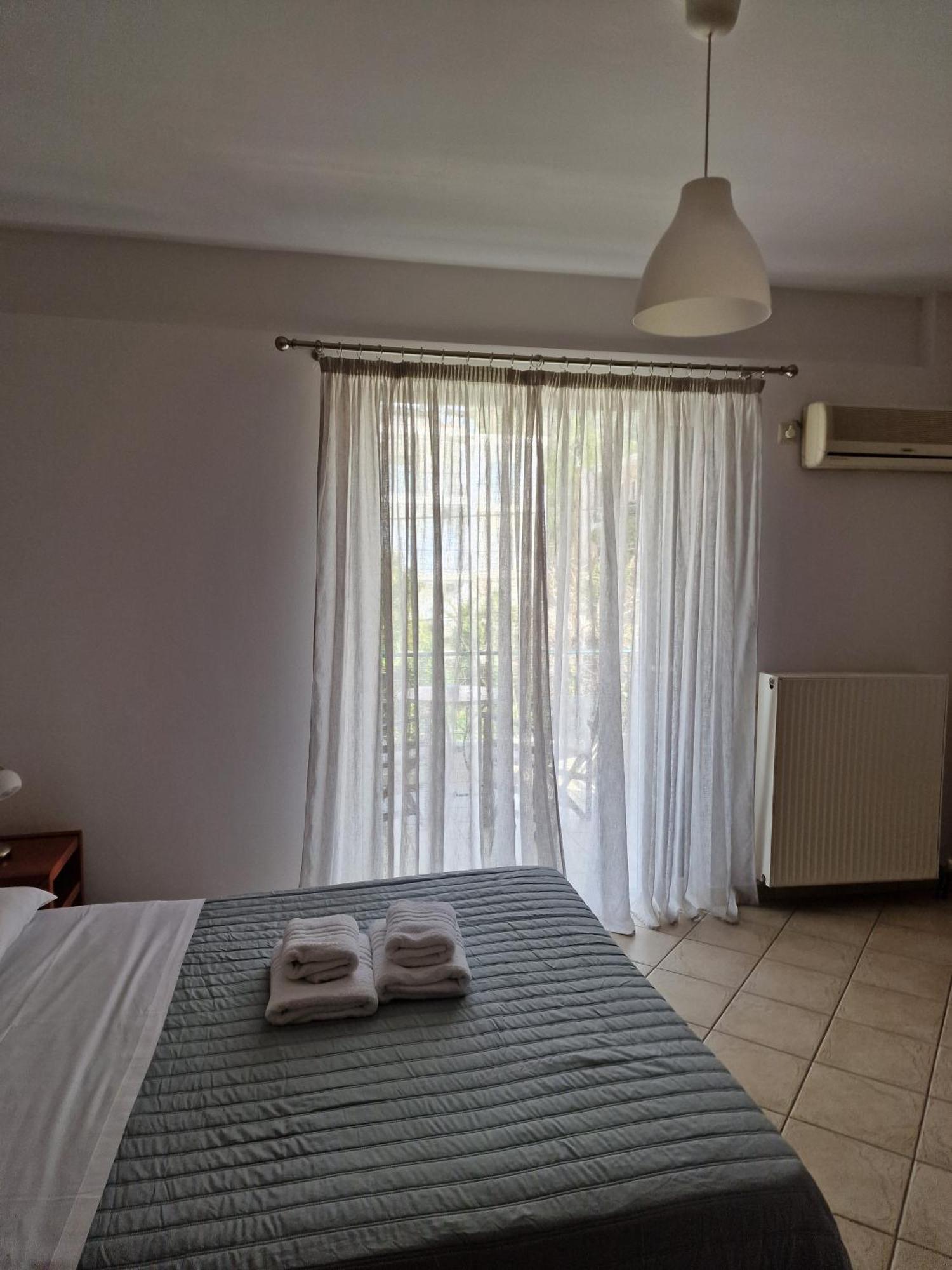 Aparthotel Porto Xronia à Khrónia Extérieur photo