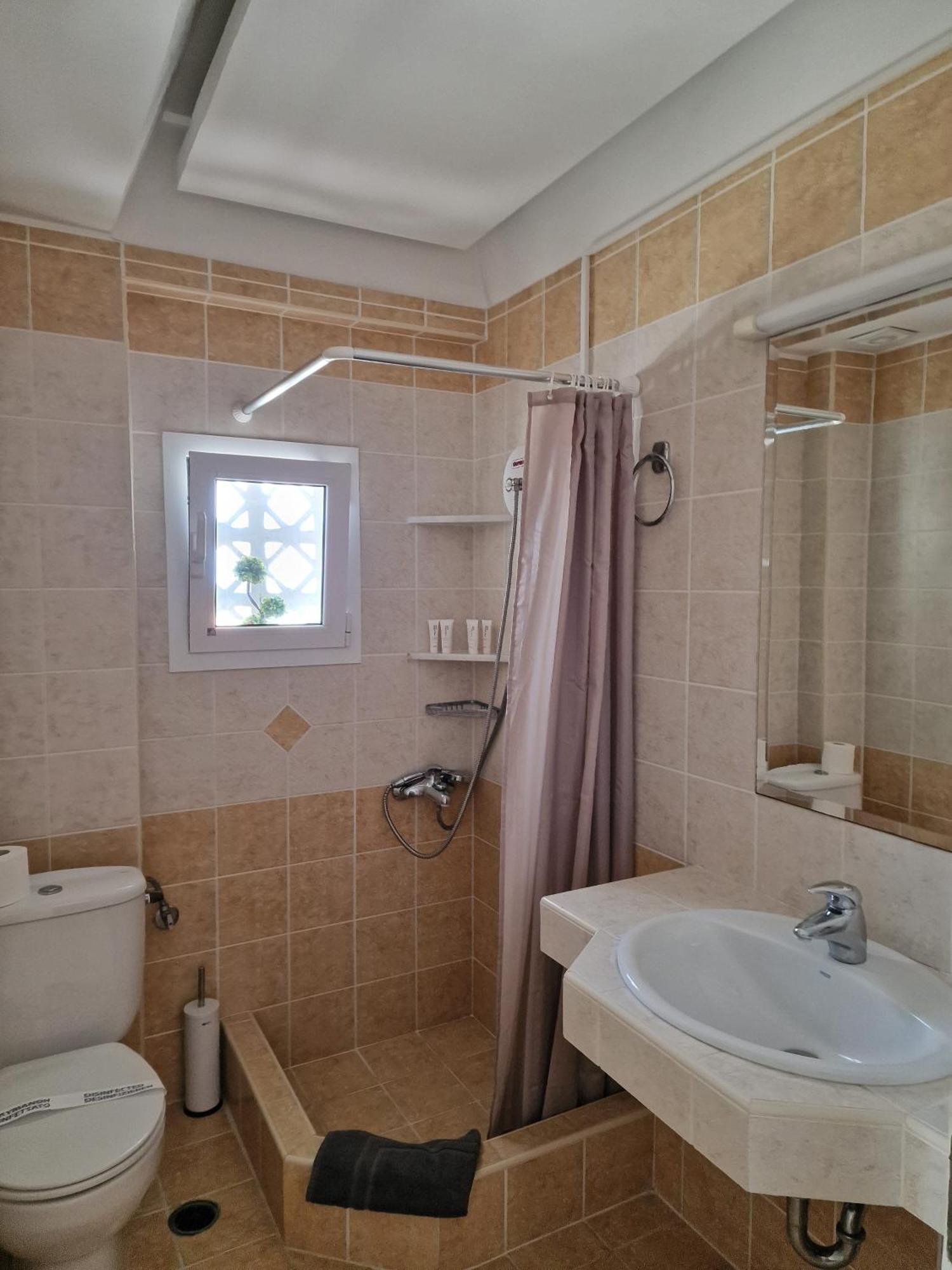 Aparthotel Porto Xronia à Khrónia Extérieur photo