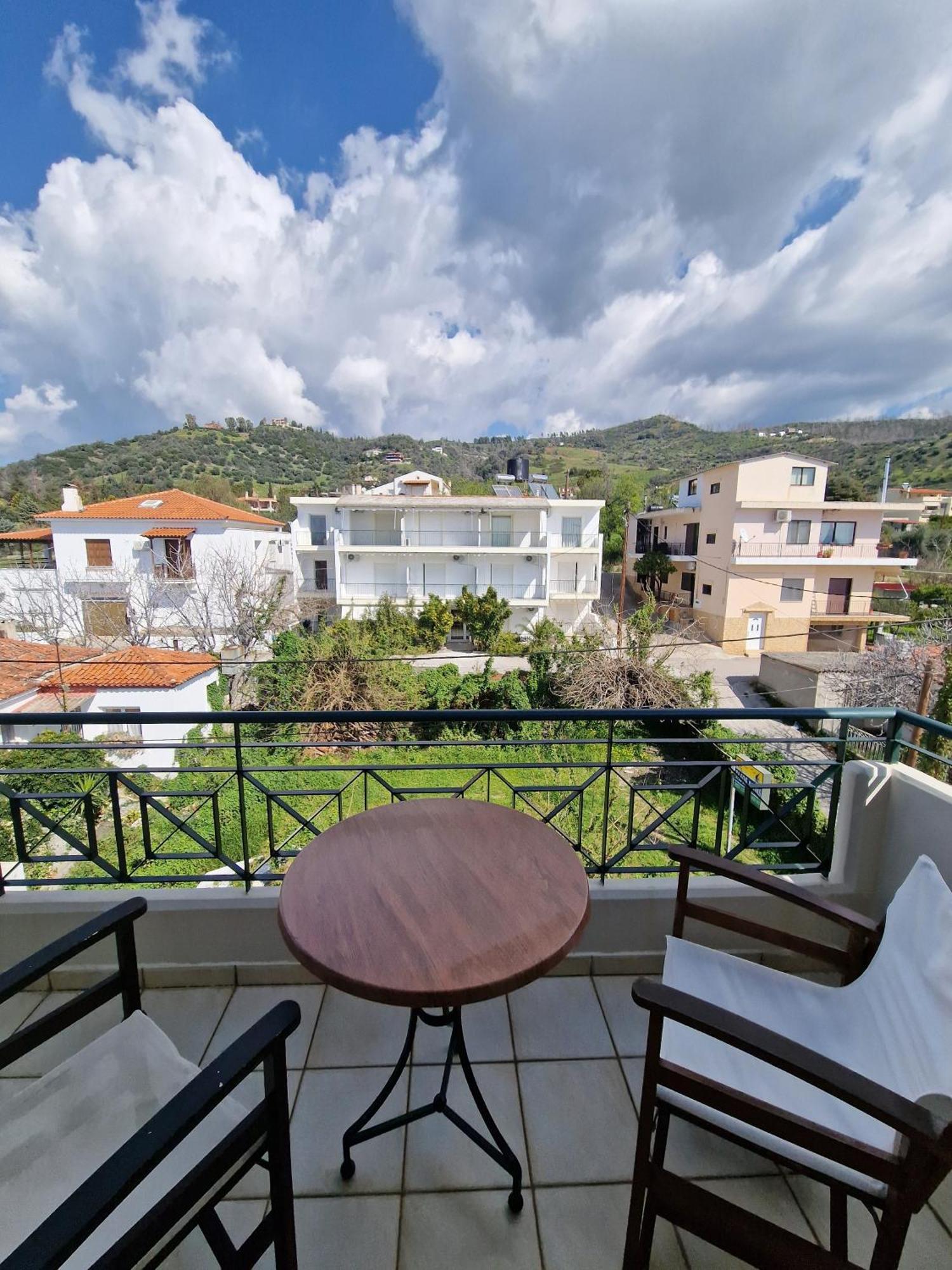 Aparthotel Porto Xronia à Khrónia Extérieur photo
