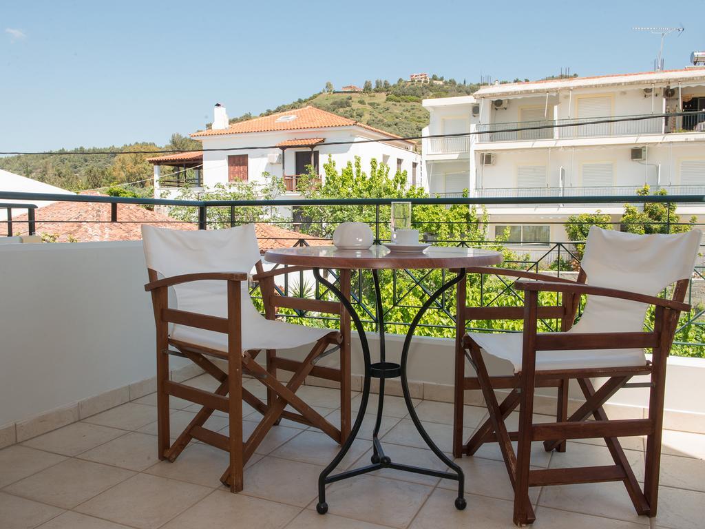 Aparthotel Porto Xronia à Khrónia Extérieur photo